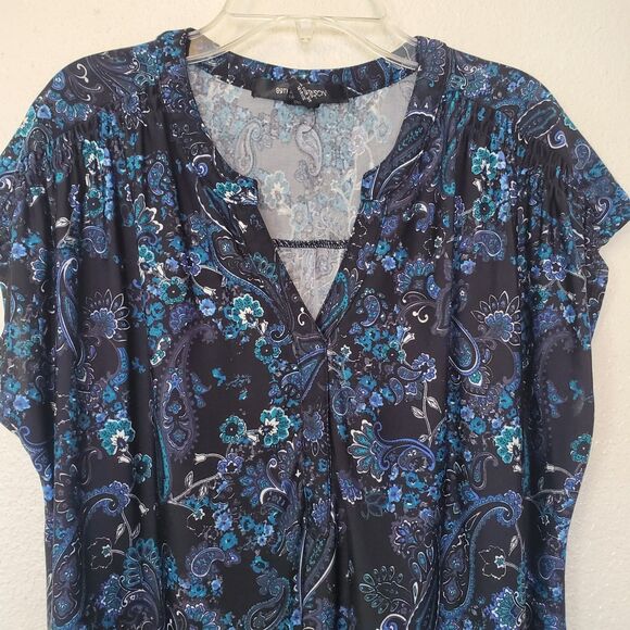 89th and Madison Top Paisley Blouse Blue V Neck Womens Size L Polyester Spandex - Picture 2 of 10